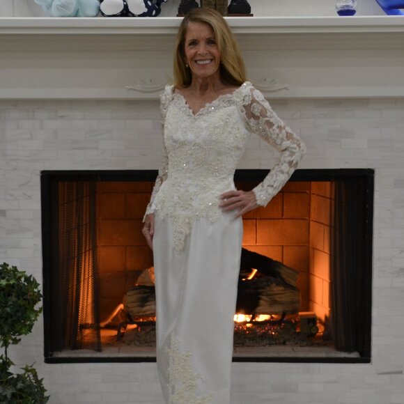 Designer Ivory Wedding Dress with train, size 4 - Picture 1 of 16